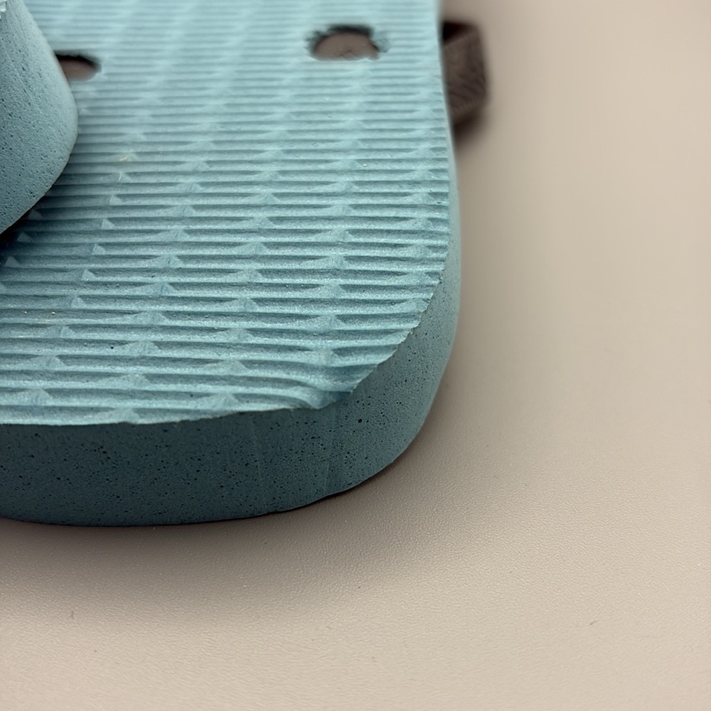 Havaianas Marvel Blue and Grey Flip Flops size 11/12, new. - Picture 6 of 6